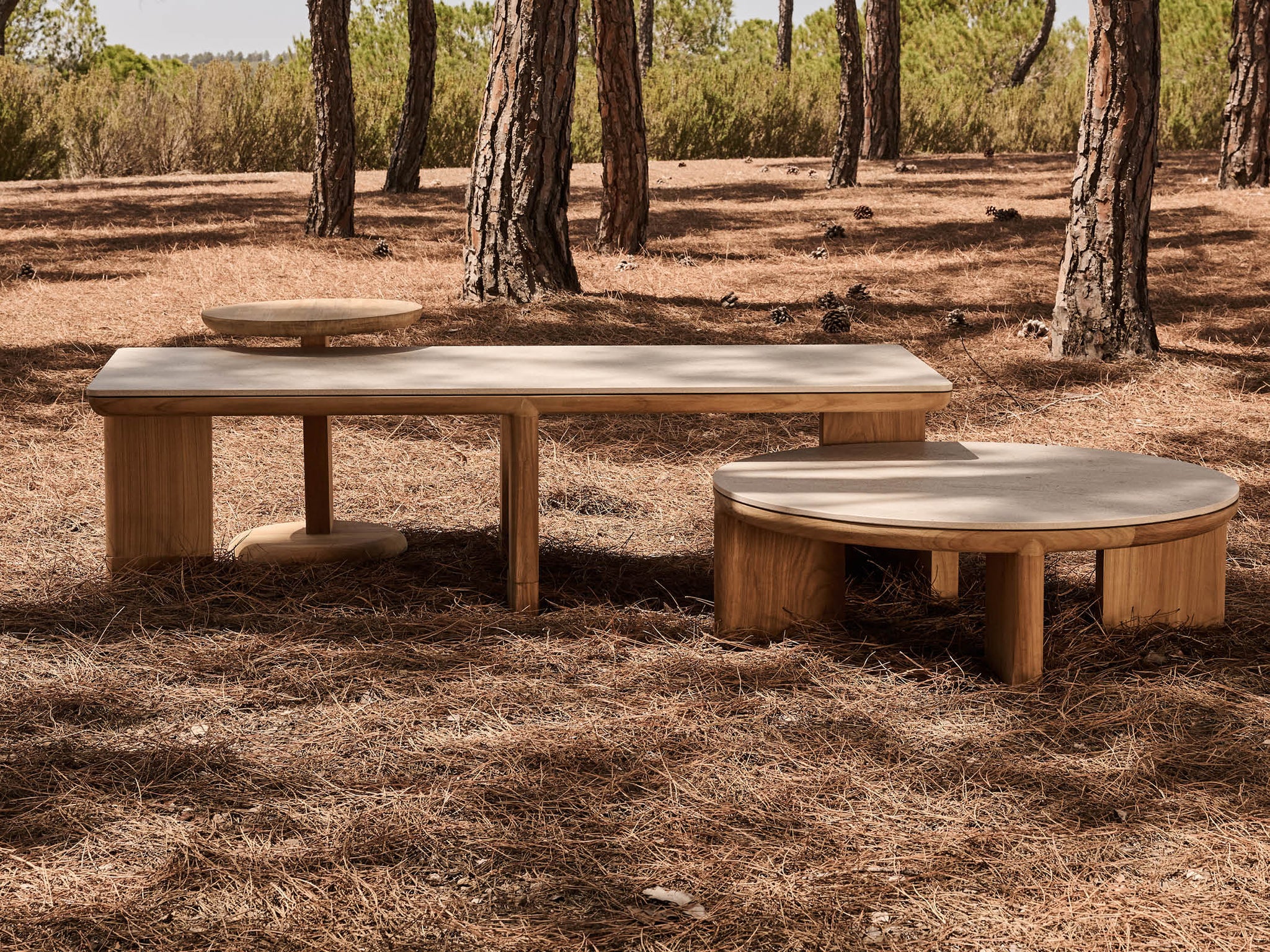 Amanu round coffee table
