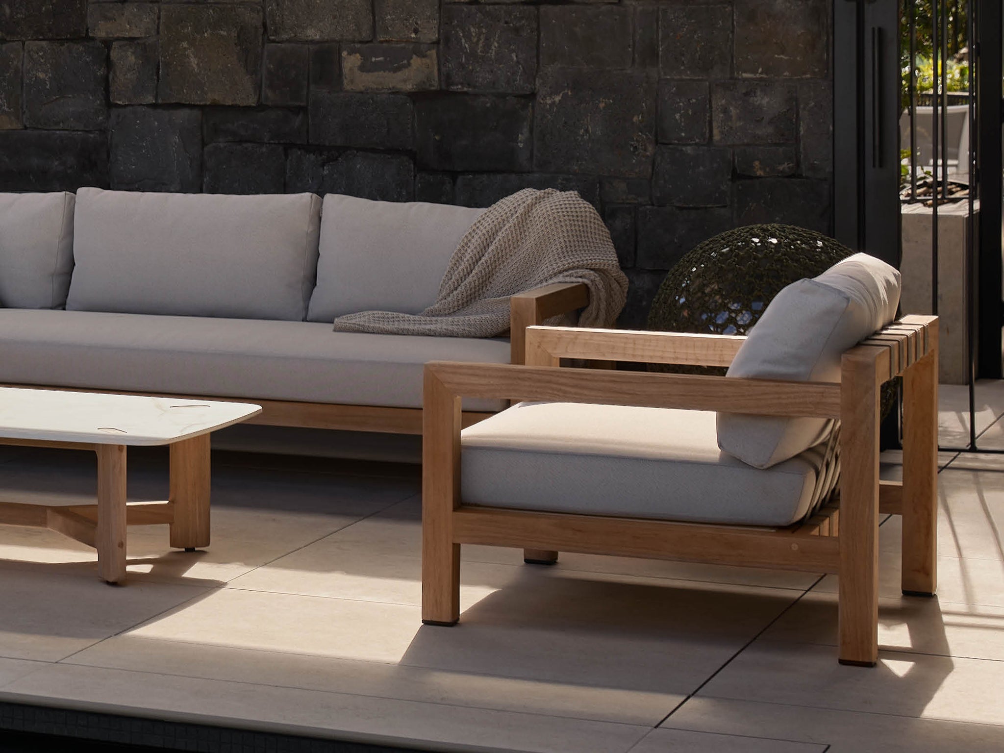 Ariki lounge chair