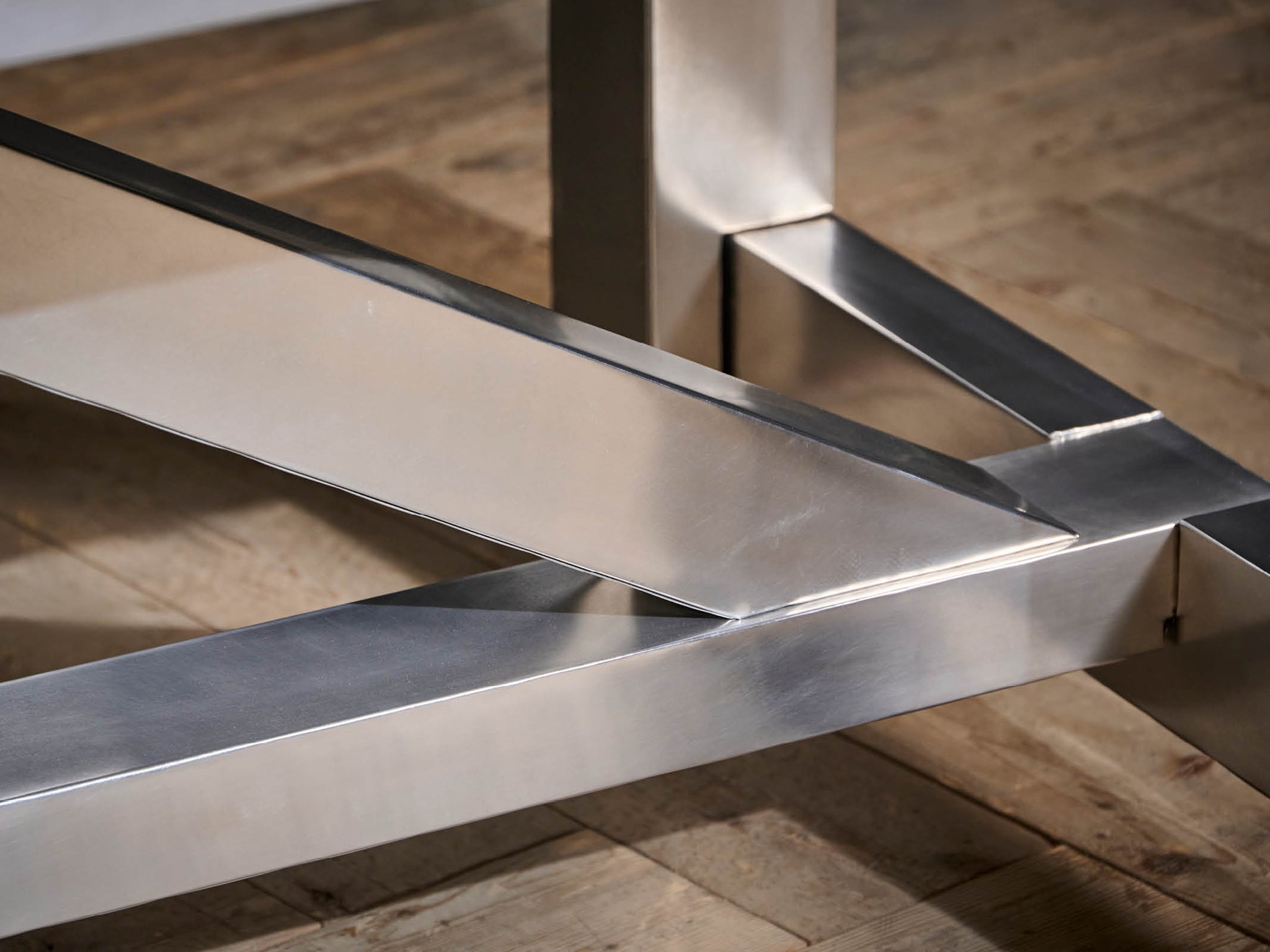 Boston dining table