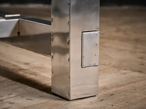 Boston dining table