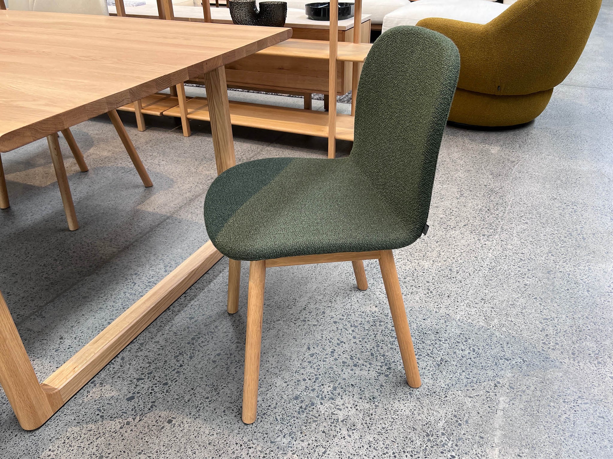 Com 2 dining chair