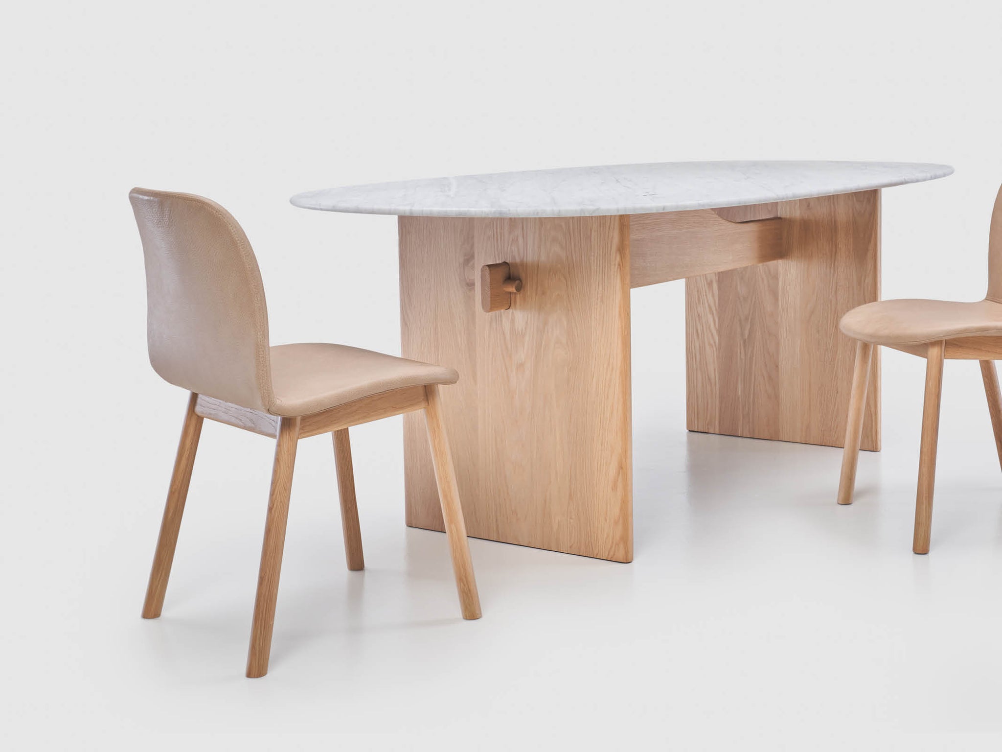 Com 2 dining chair