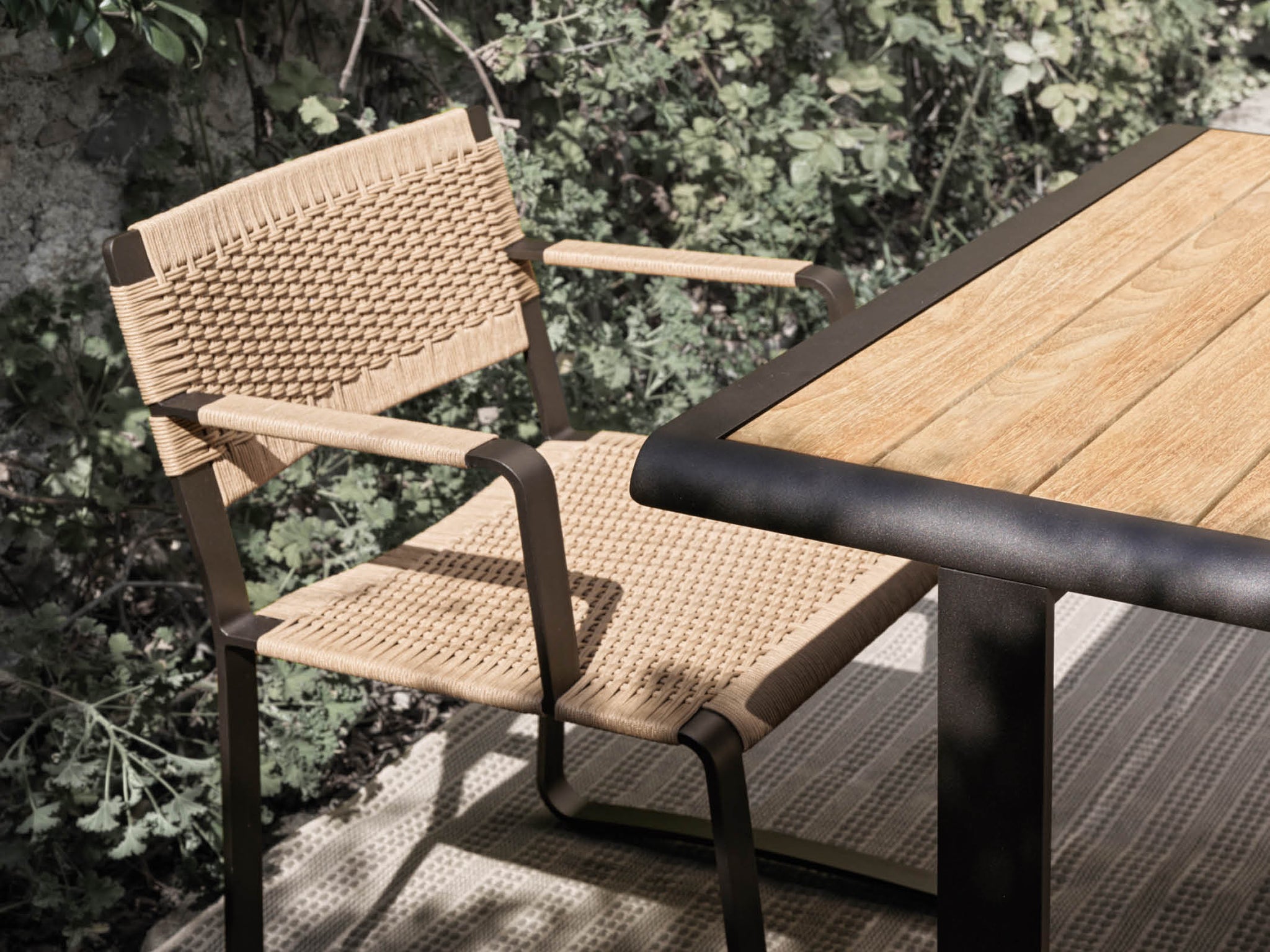 Green point dining chair with arms