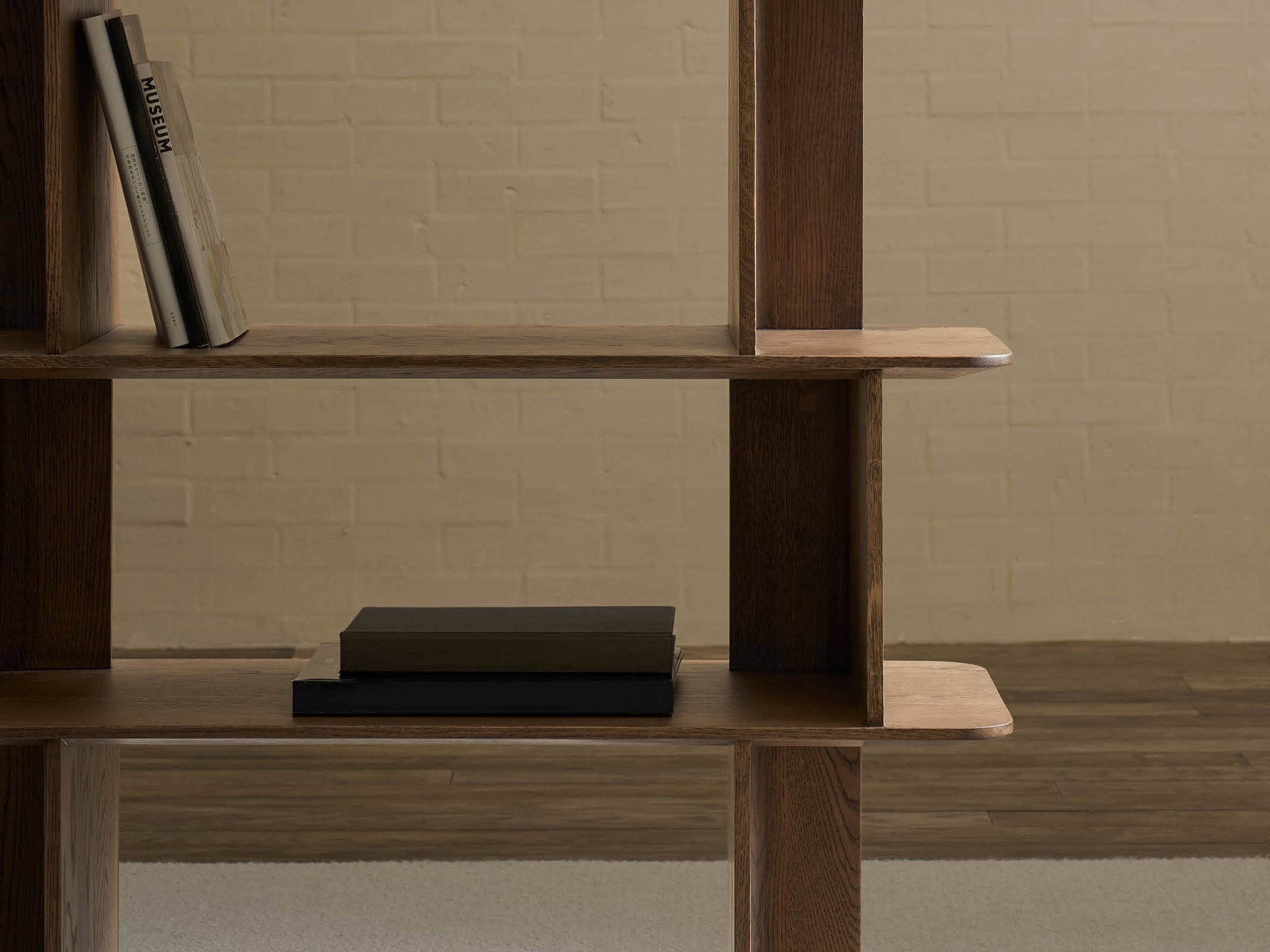 Jaunt bookshelf