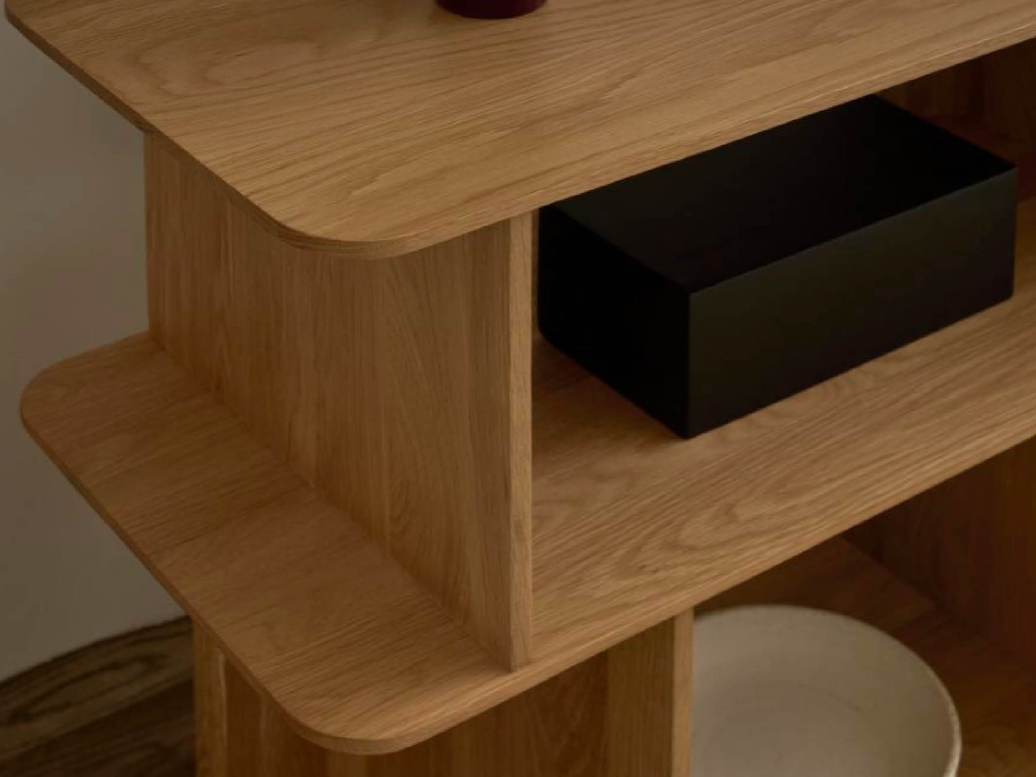Jaunt bookshelf