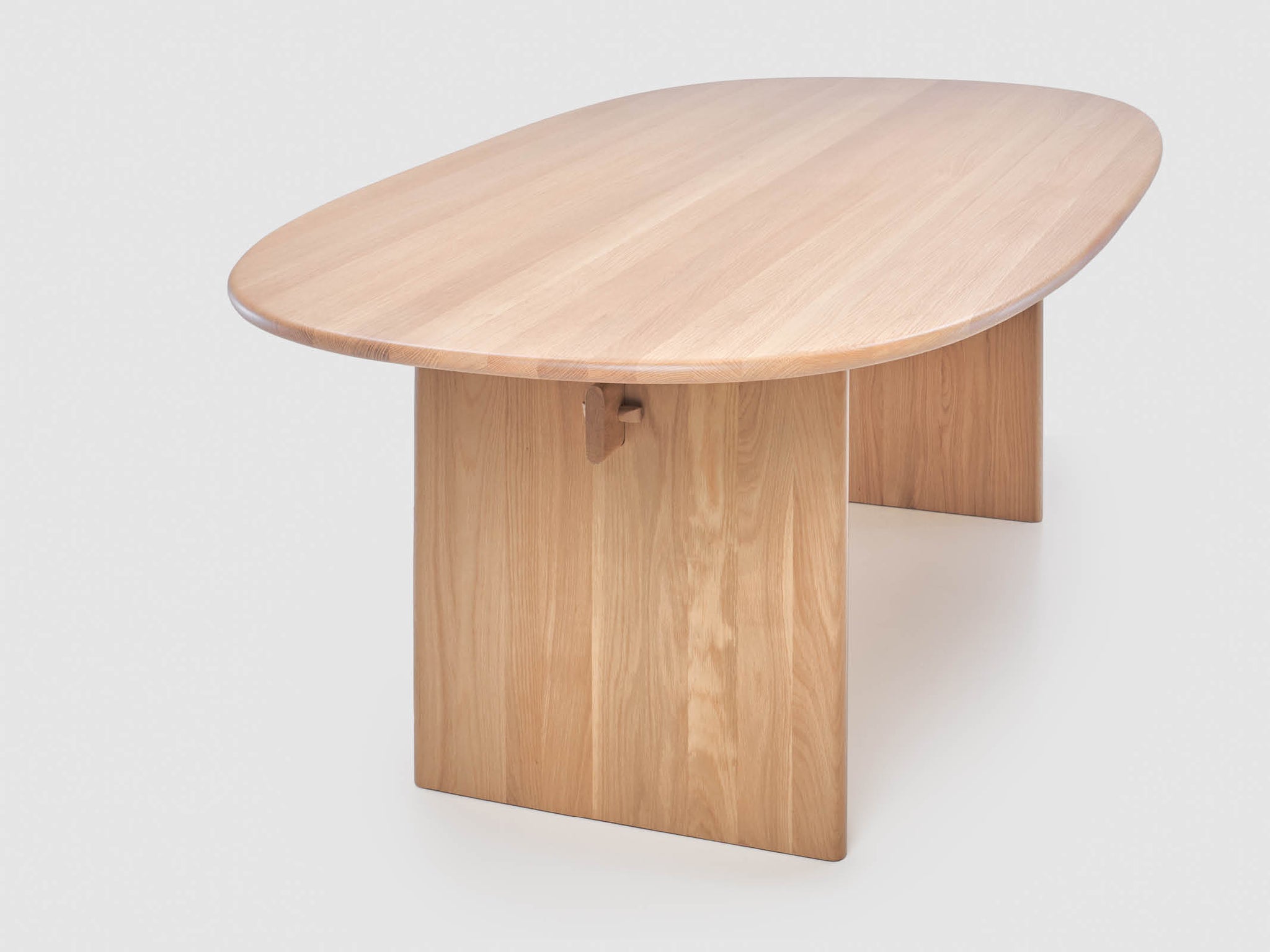 Kelly Dining Table