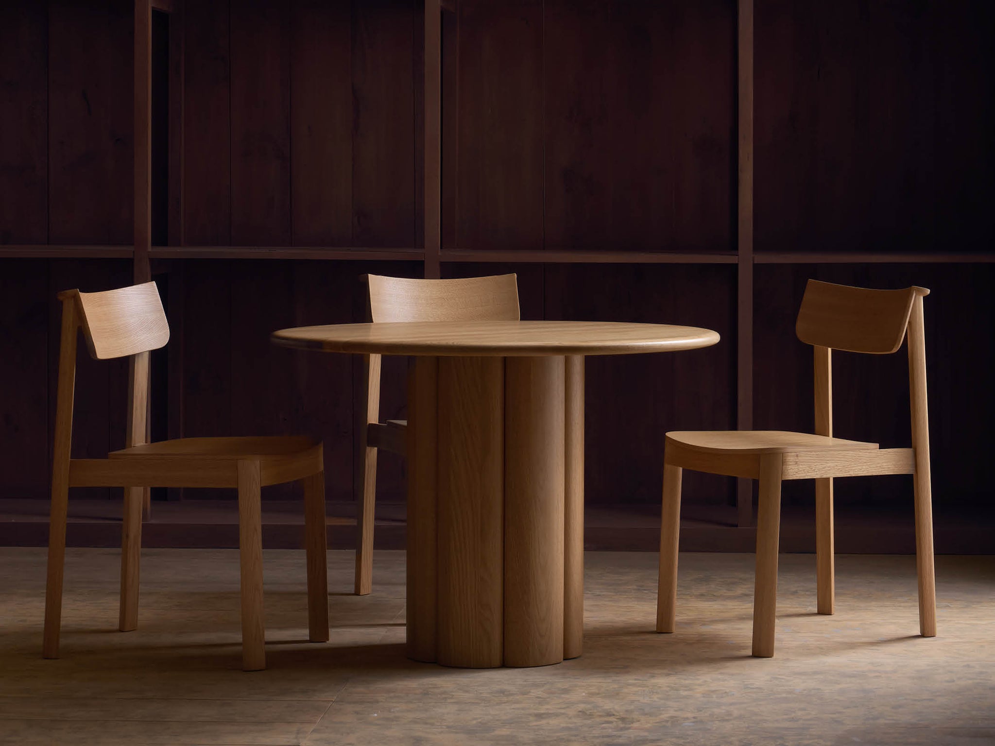Kora round dining table