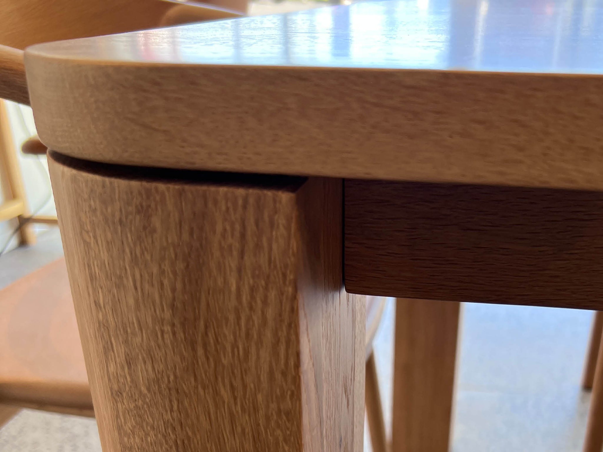 Oli Dining Table