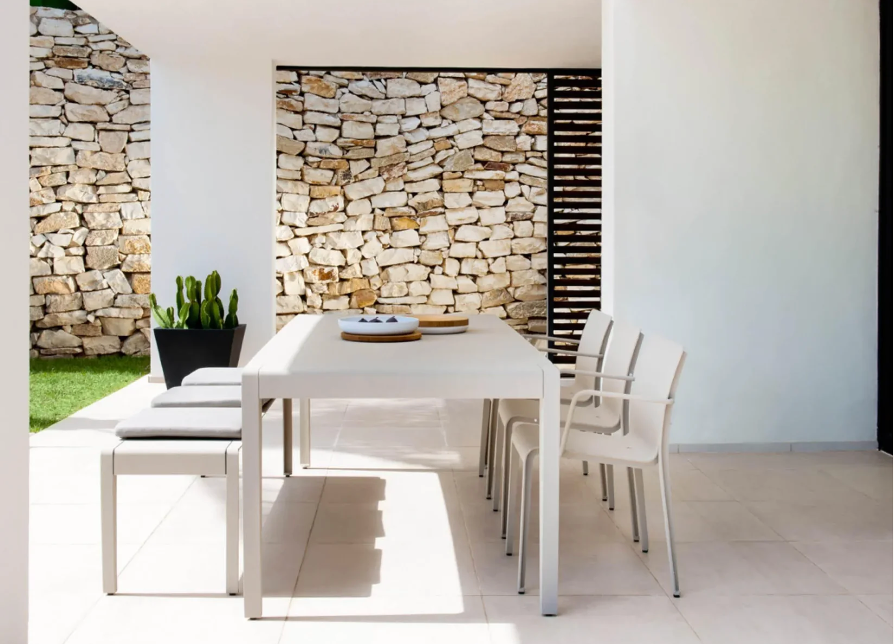 Mirthe 3m Dining Table