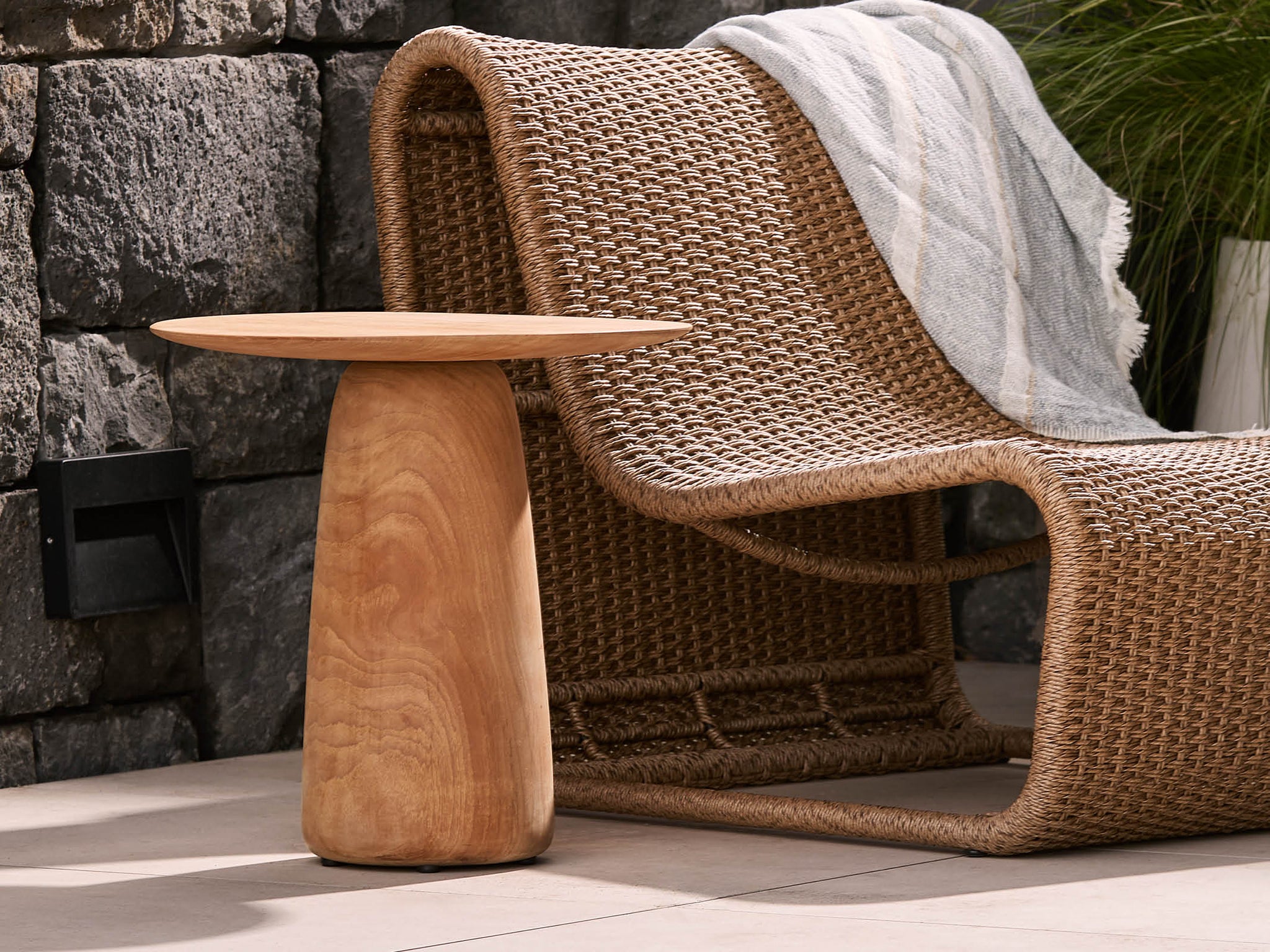 Swell lounge chair