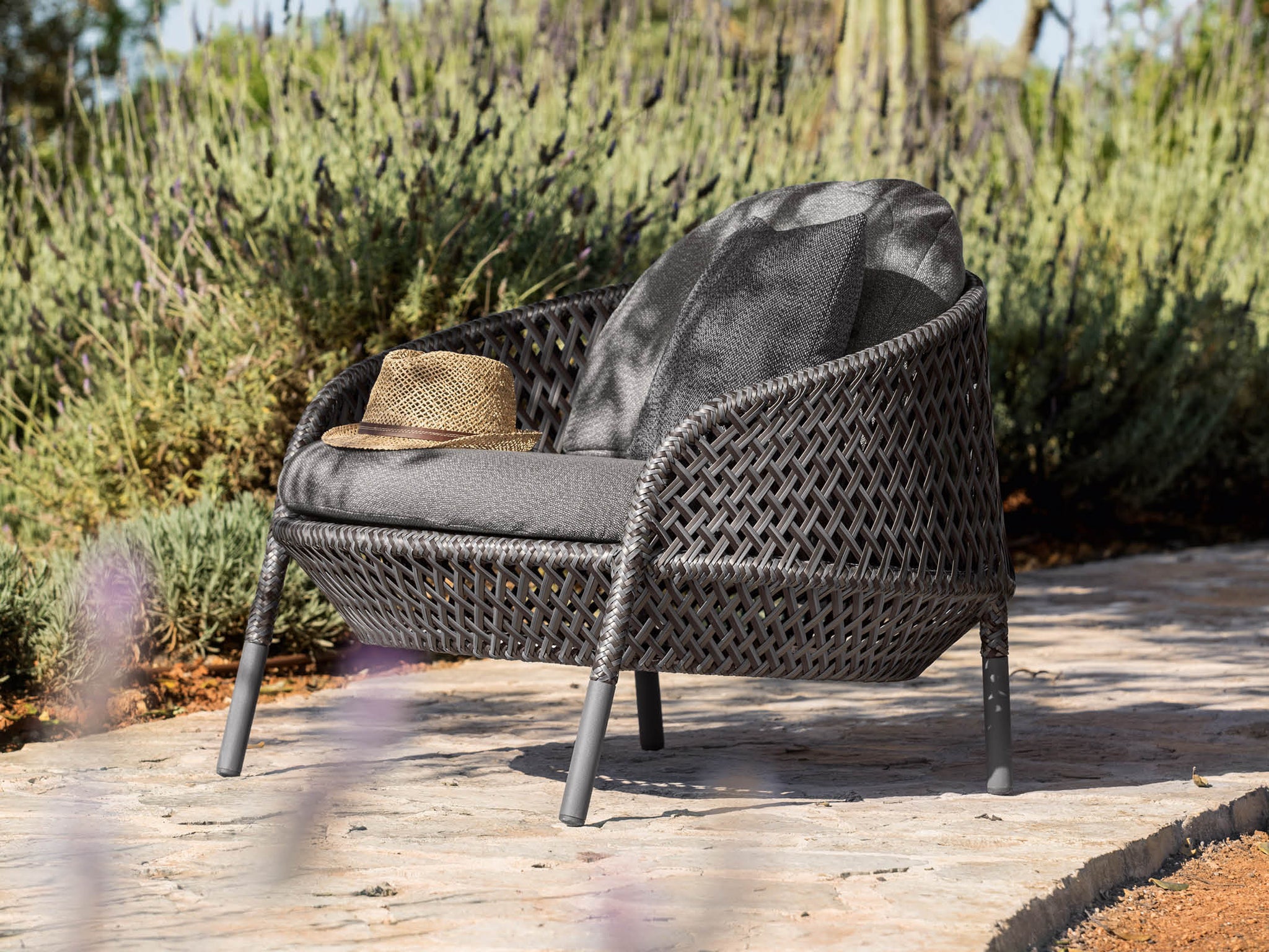 Ahnda Lounge Chair