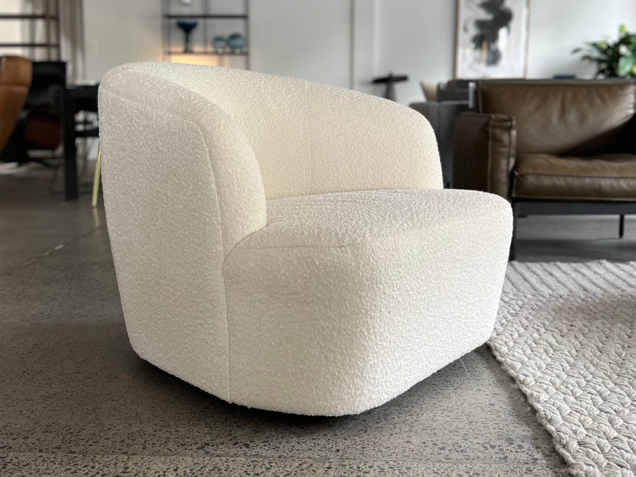 Byron Swivel Lounge Chair