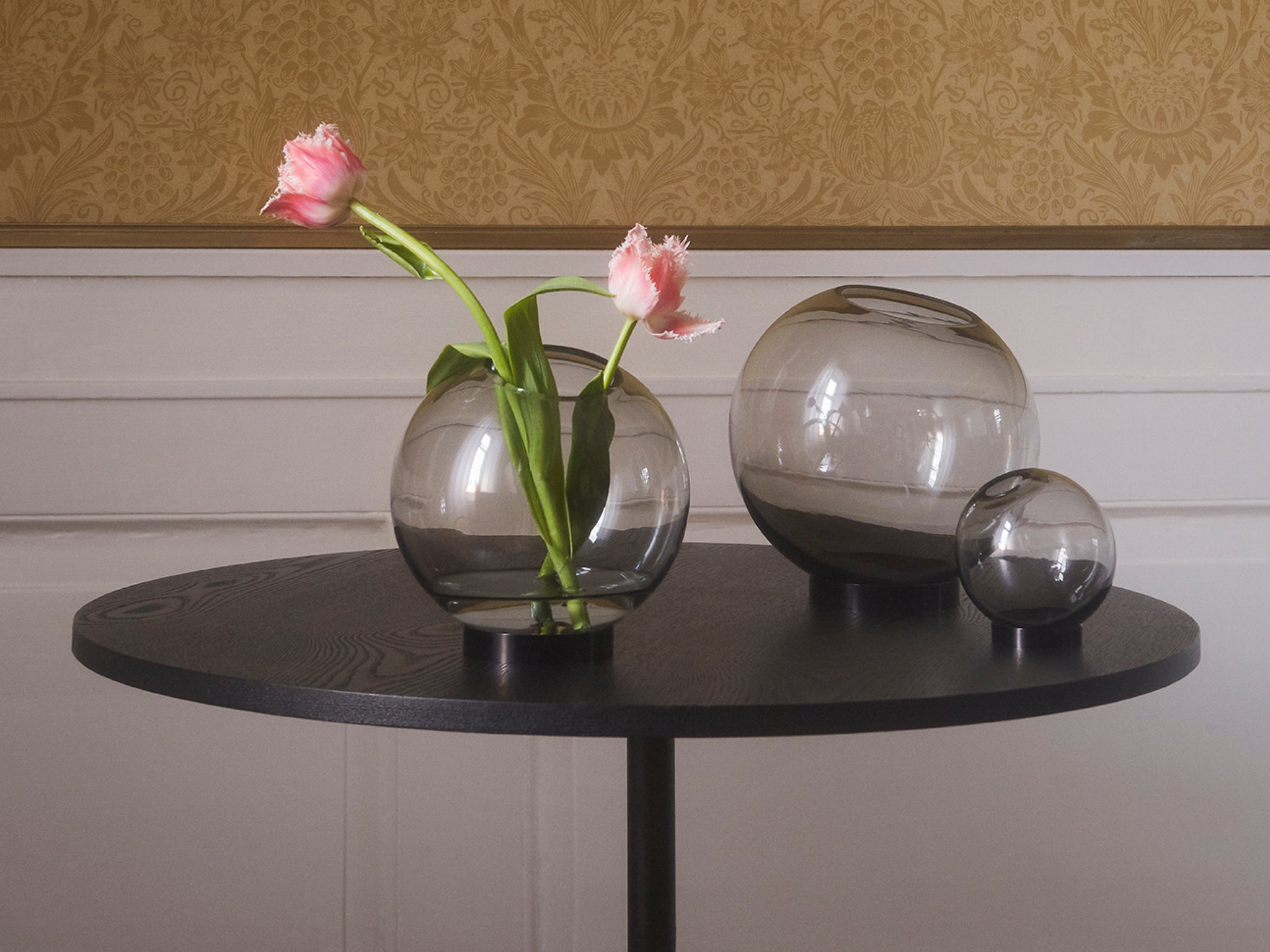 Globe Vase with stand