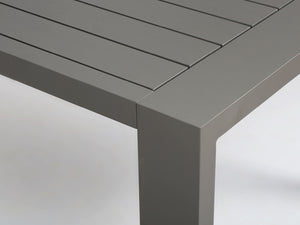 Hamilton_Alu_Lux_Dining_CoveOutdoor_DawsonandCo_WarmGrey_Detail