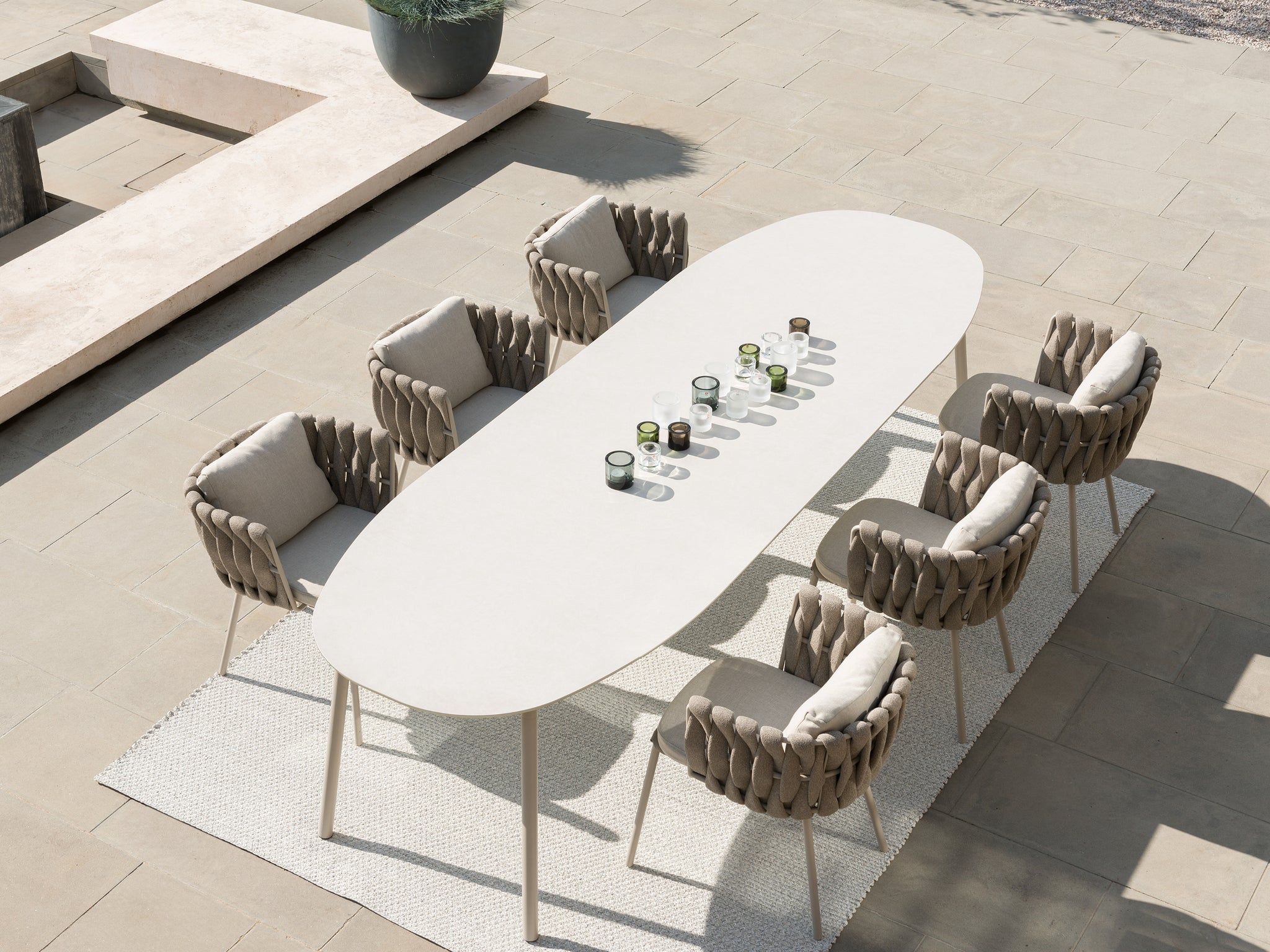 Tosca dining table